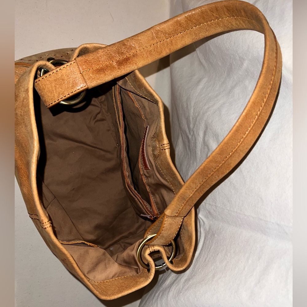 HOBO Classic buffed Leather Shoulder Bag - Women - Picture 5 of 8